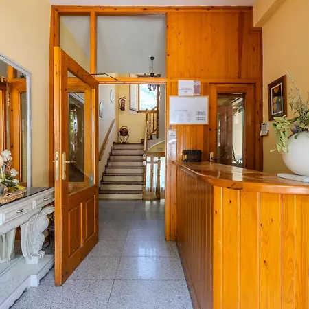 Hostel Hostal Panart *